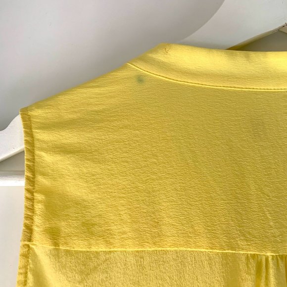 Banana Republic 100% Silk Sleeveless Blouse With Buttons - Picture 8 of 9